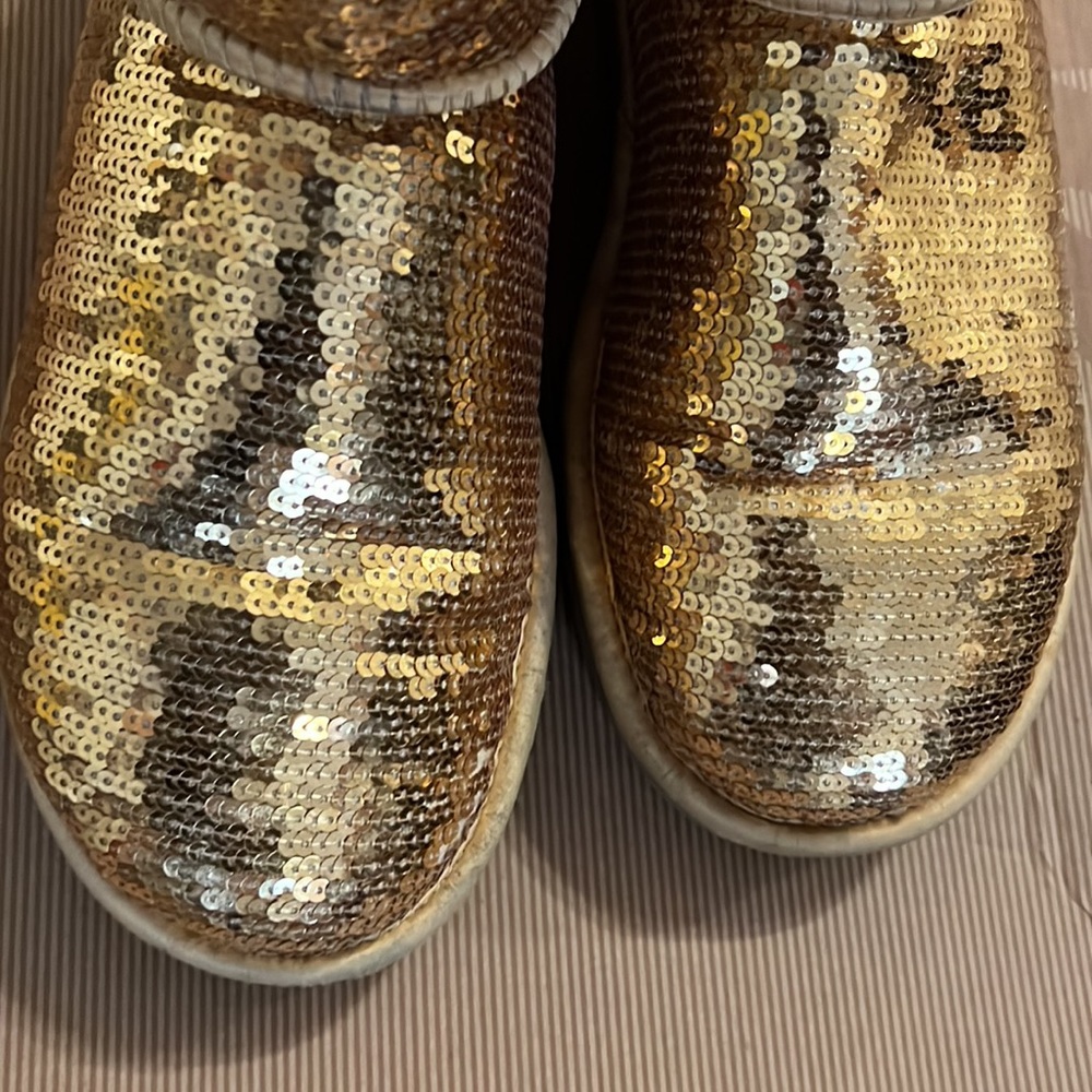 Gold UGG’S